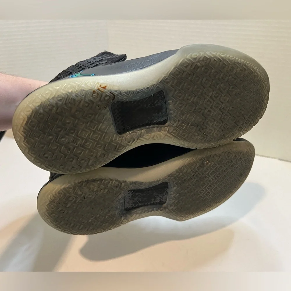 Air Jordan XXXII Black Cat (GS)